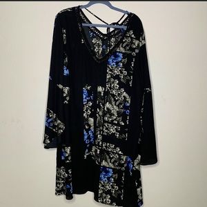 City Chic Tunic Dress Black Blue Floral Sz 22w